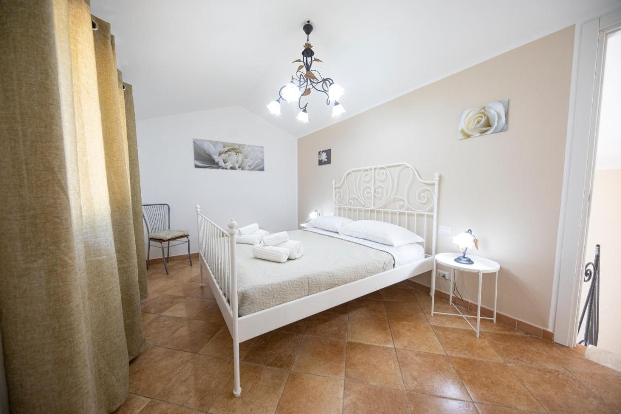 Casa Vacanze Villa Baronessa เชฟาลู ภายนอก รูปภาพ