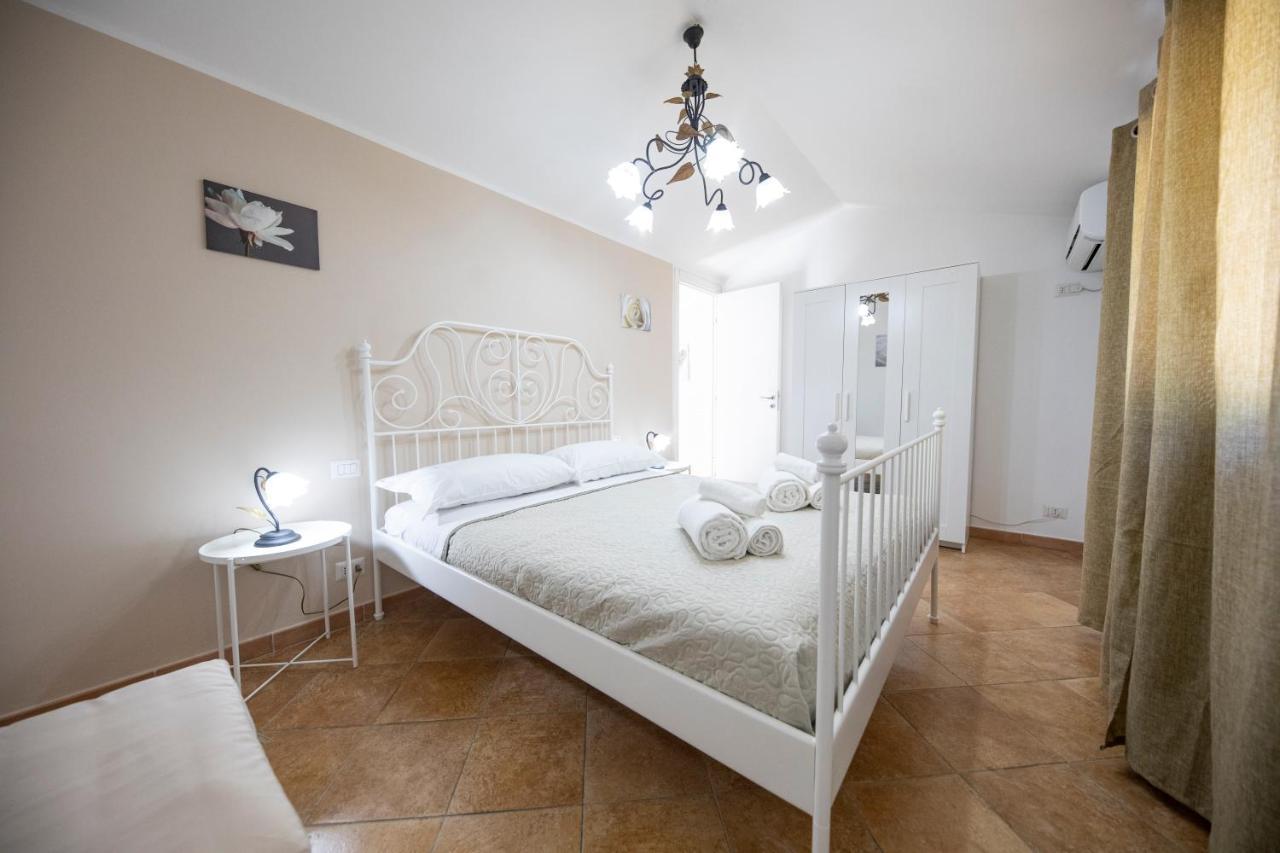 Casa Vacanze Villa Baronessa เชฟาลู ภายนอก รูปภาพ