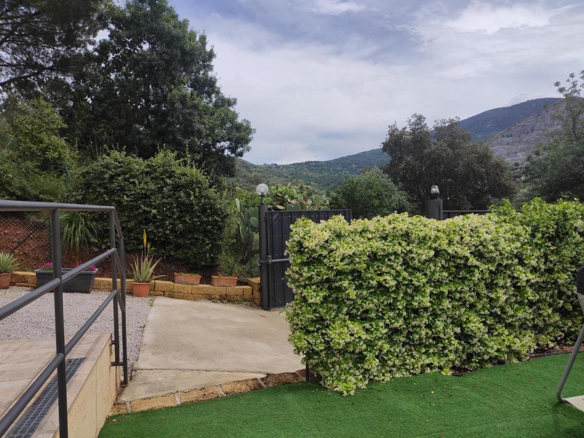 Casa Vacanze Villa Baronessa เชฟาลู ภายนอก รูปภาพ